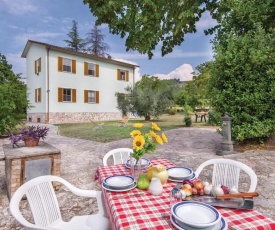 Three-Bedroom Holiday Home in Spoleto -PG-