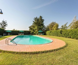 Elegant Apartment in Tuoro sul Trasimeno with Swimming Pool