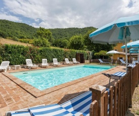 Holiday Home in Assisi with Pool,Terrace,Garden,Sun-loungers