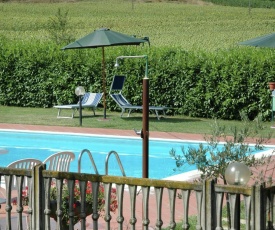 Rustic Cottage in Magione with Swimming Pool