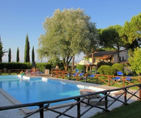 Wonderful Farmhouse in Marsciano with Pool